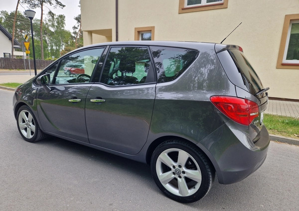 Opel Meriva cena 25500 przebieg: 162000, rok produkcji 2010 z Chocz małe 254